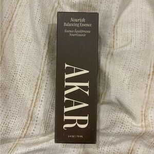 akar nourish balancing spray